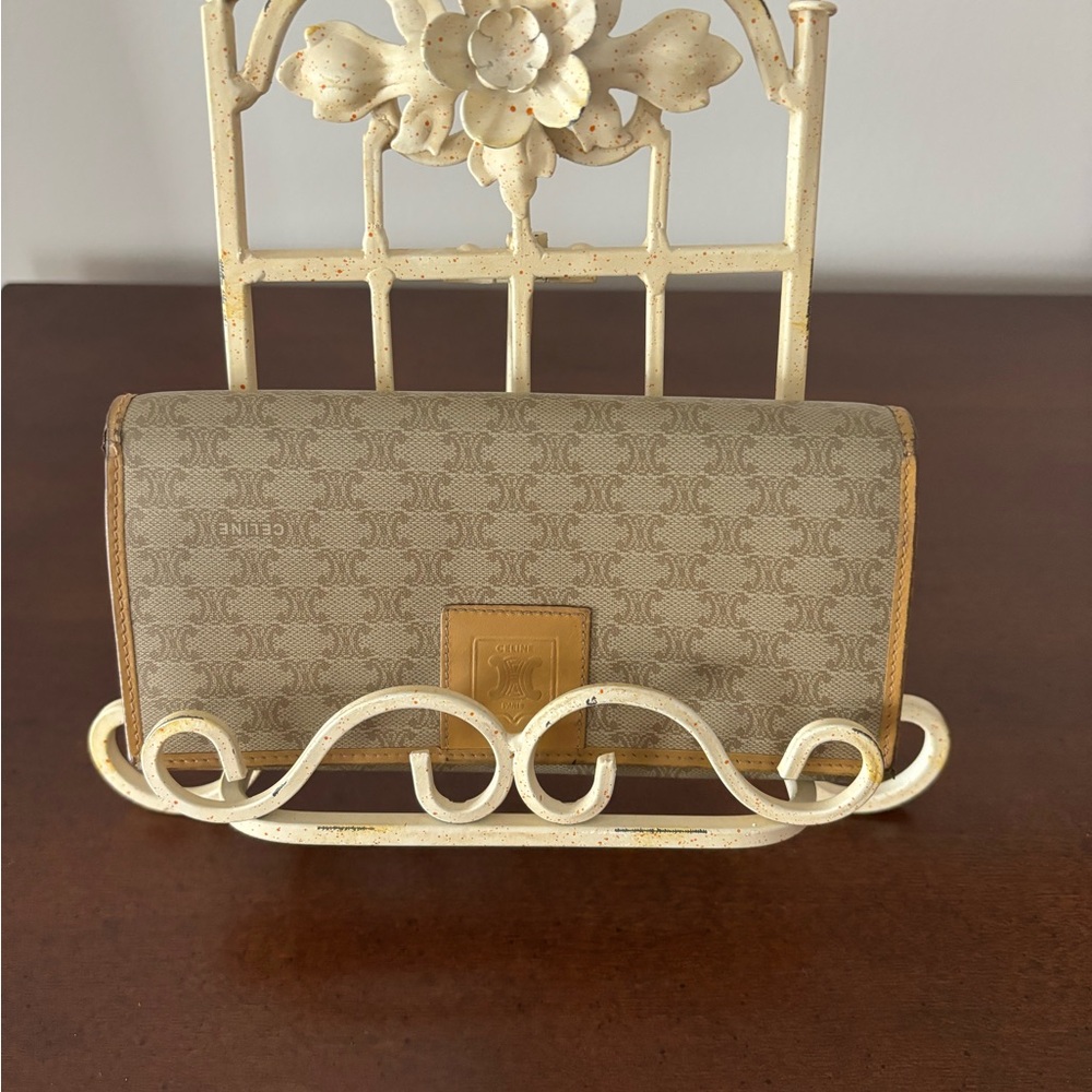 Celine Snap Shut Wallet, Winner’s Choice is Crafted By Jebwa. Pre-loved.